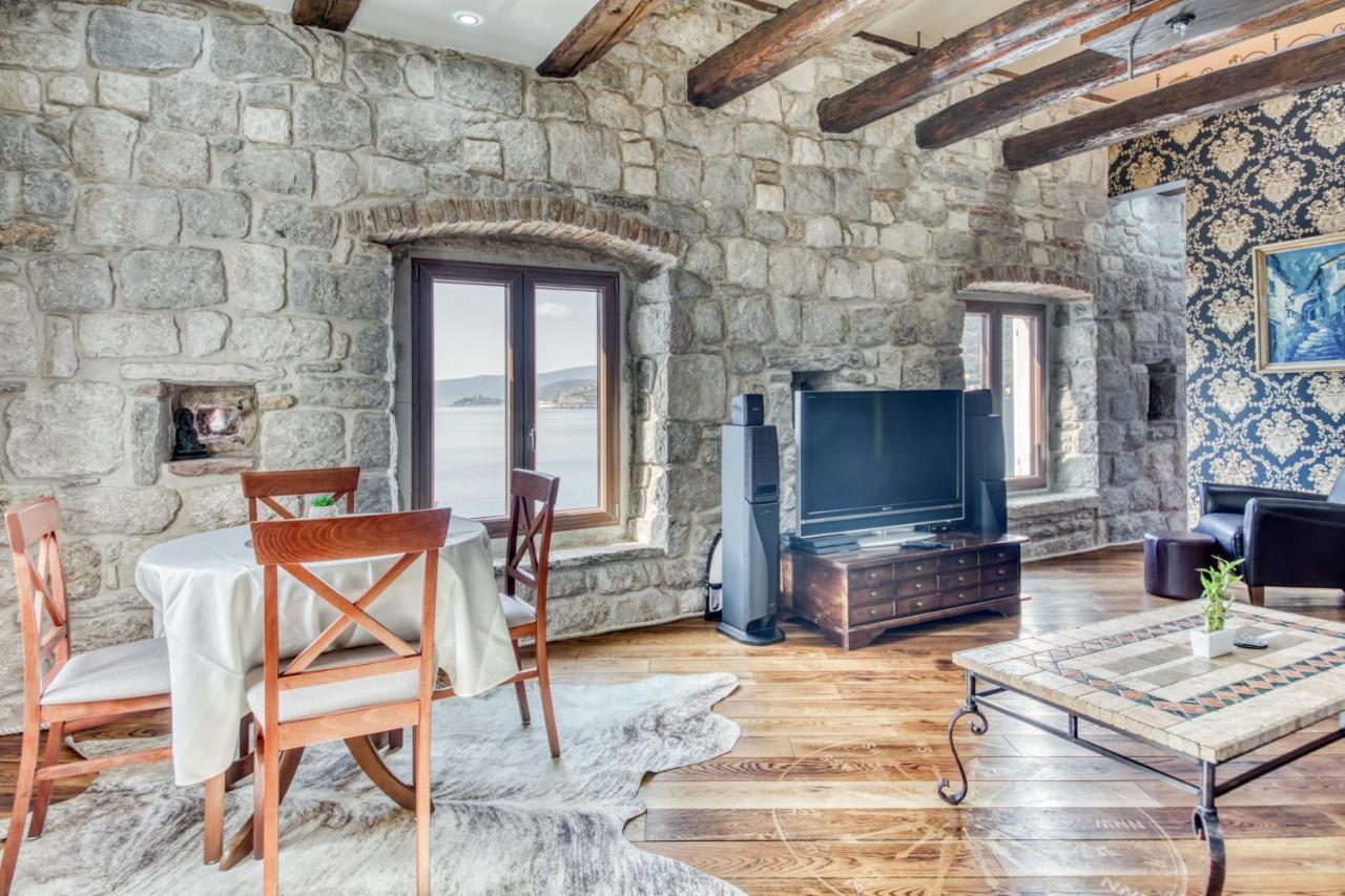 Kazerma Apartment Perast Exteriör bild